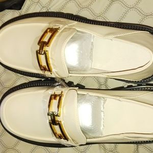 Leather loafers with chain
